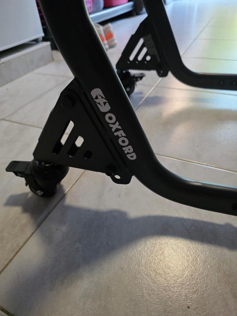 Chariot sur roulettes moto 130 euros plus diablo, Enlèvement