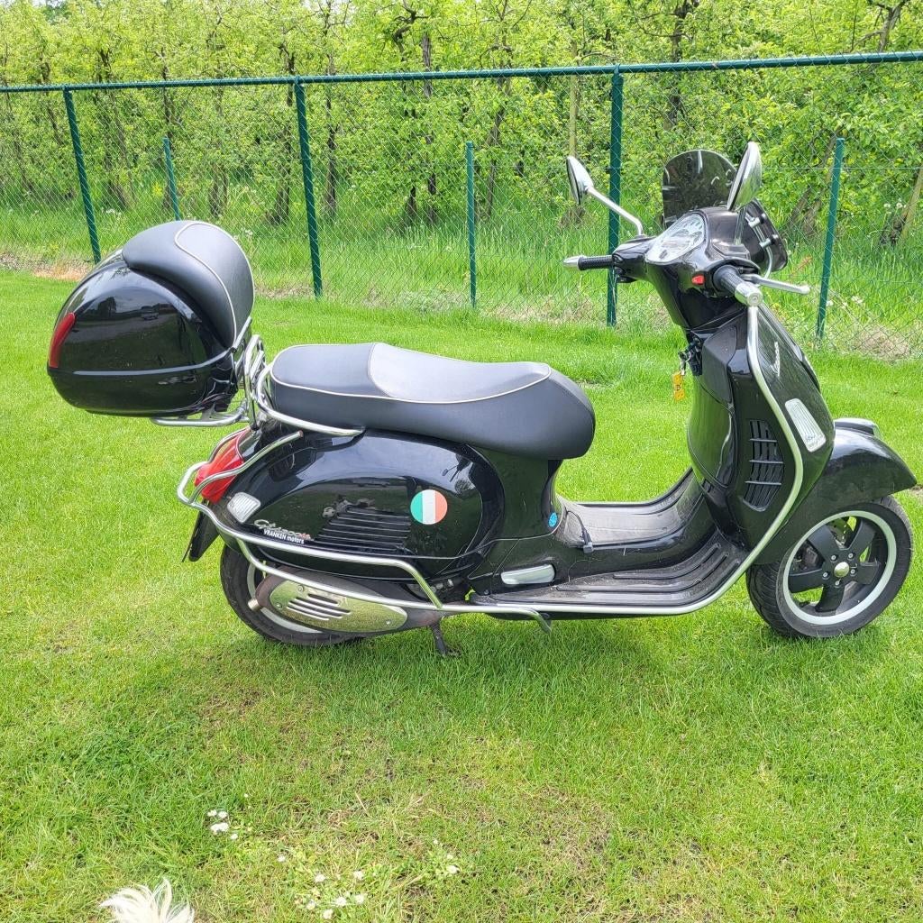 Mooie Vespa te koop 300 S, Fietsen en Brommers, Scooters | Vespa, Ophalen, Gebruikt, 300 cc, Vespa S