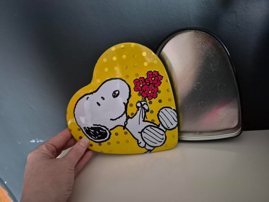 Snoopy vintage doosje goede staat, Verzamelen, Stripfiguren, Ophalen of Verzenden, Snoopy