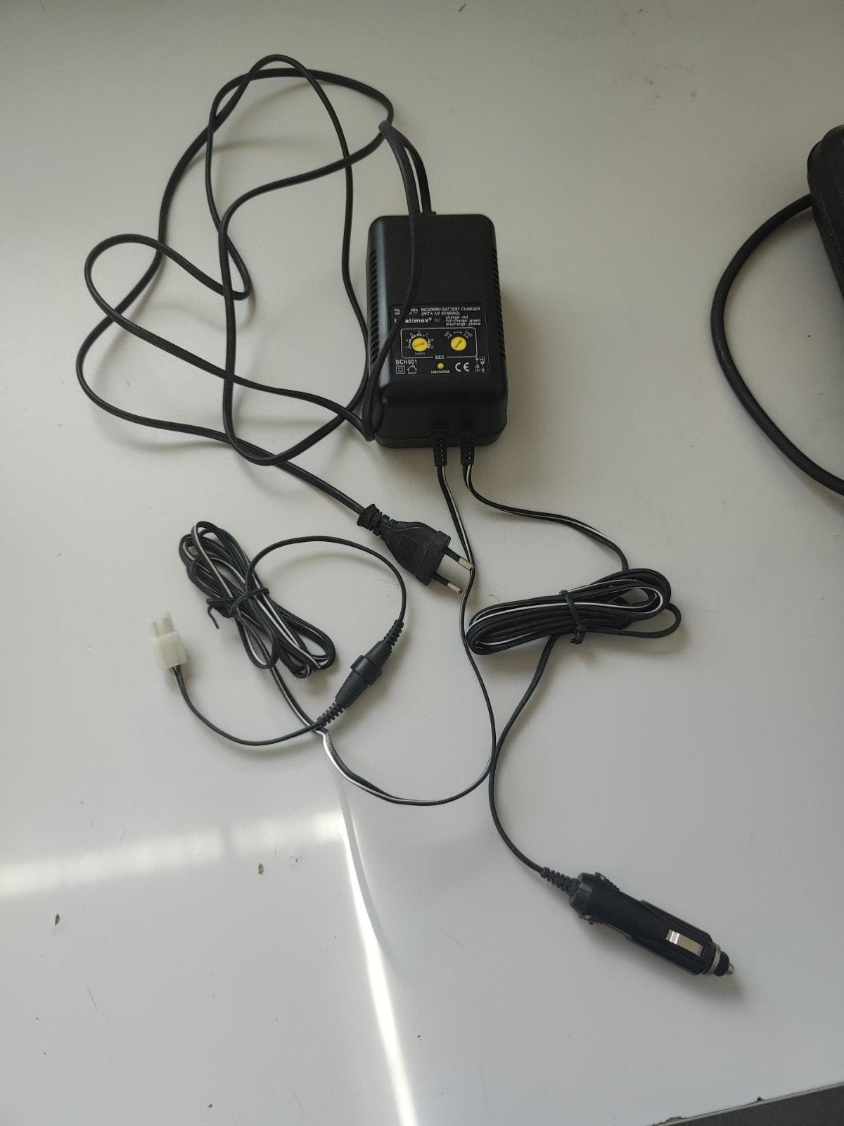 Chargeur de batteries Batimex BCH001 – NiCd/NiMH, TV, Hi-fi & Vidéo, Enlèvement ou Envoi