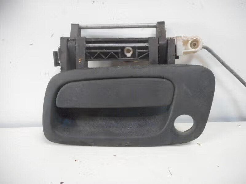 PORTIERGREEP BUITEN LINKS VOOR Opel Zafira (F75) (gm712), Bahnhofsplatz 65423 Rüsselsheim am Main, DE, Enlèvement ou Envoi, Opel