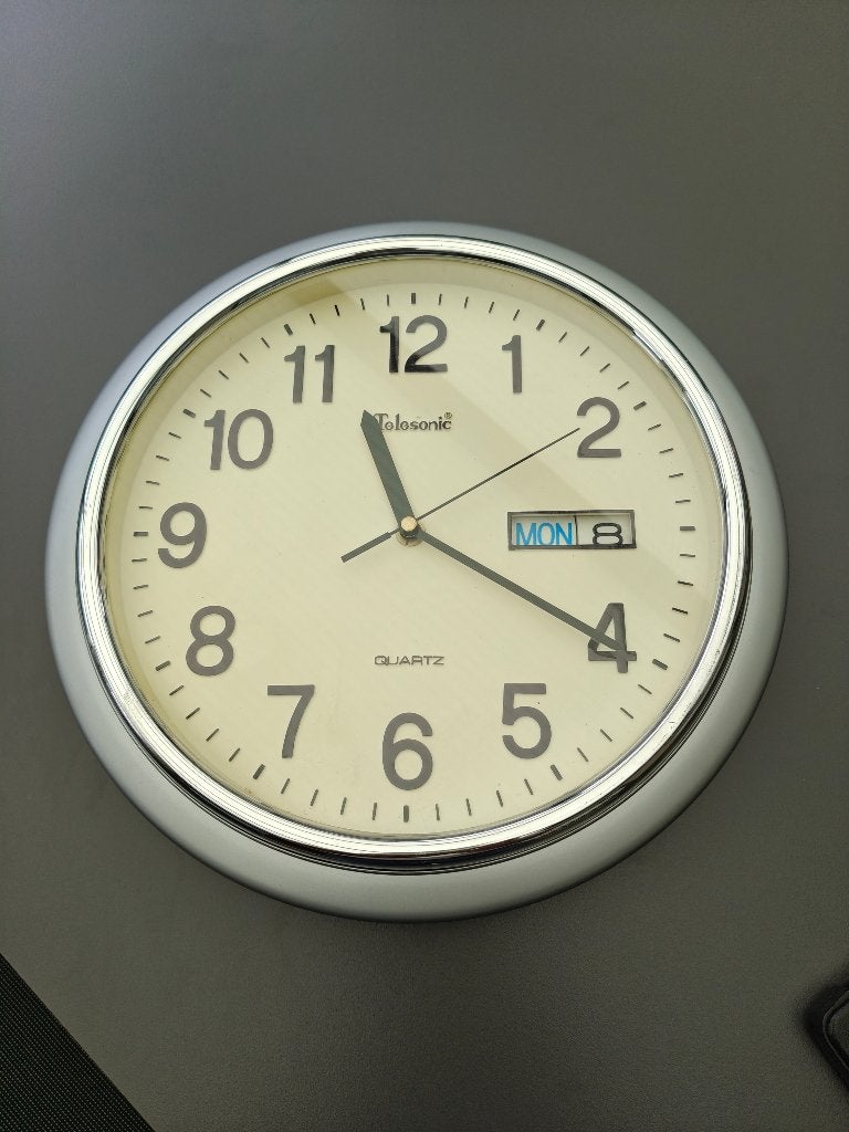 wandklok, Huis en Inrichting, Ophalen, Analoog, Werkt op batterijen, Zilver