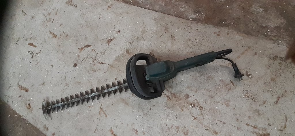 taille-haie électrique, Enlèvement, Utilisé, Électrique, Metabo