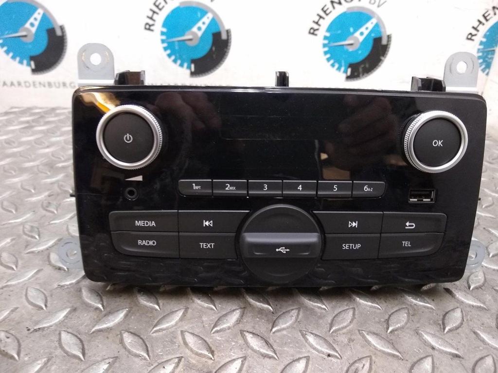 RENAULT CLIO RADIO 2019, Auto-onderdelen, Ophalen of Verzenden, Gebruikt, Stiba lid