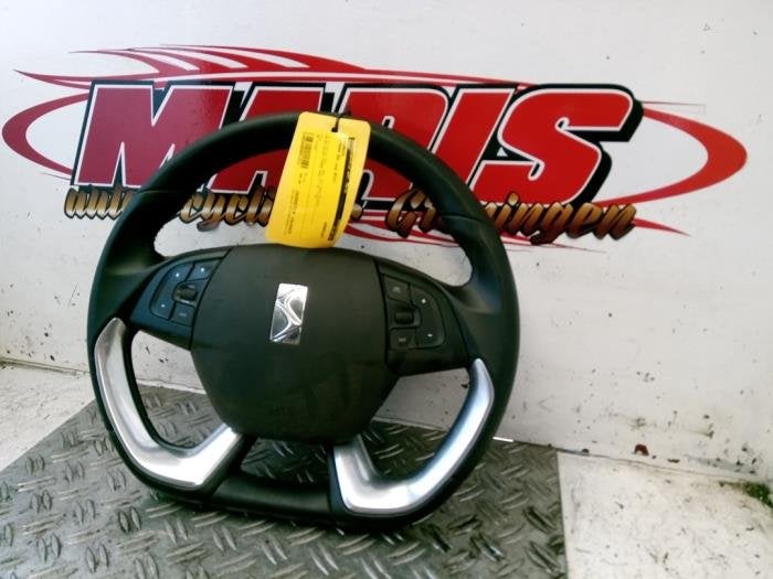 Volant d'un Citroen DS5, -, 3 mois de garantie, Utilisé, -