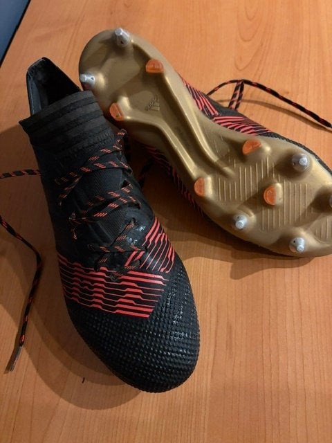 Zwarte Adidas voetbalschoenen maat 42,5, Enlèvement ou Envoi, Comme neuf, Chaussures
