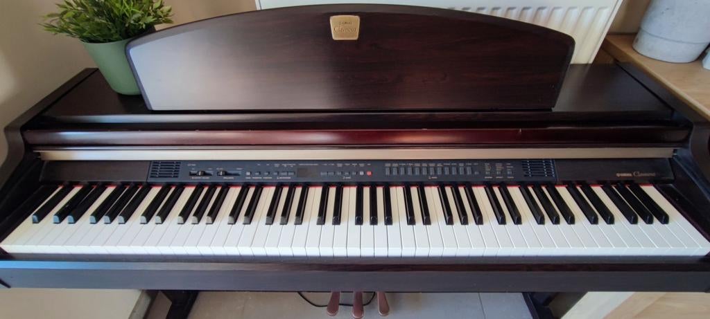 Piano numérique Yamaha Clavinova CLP-430 — 88 touches pondér, Musique & Instruments, Pianos, Enlèvement, Utilisé, Brun, Piano