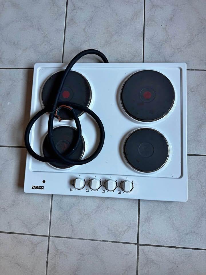 Fornuis elektrisch prijs €140, Elektronische apparatuur, Fornuizen, Ophalen, Elektrisch