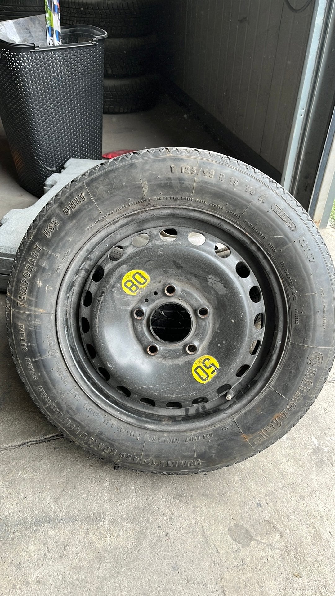 Thuiskomer BMW e90 e60  velg met band, Ophalen, Zo goed als nieuw