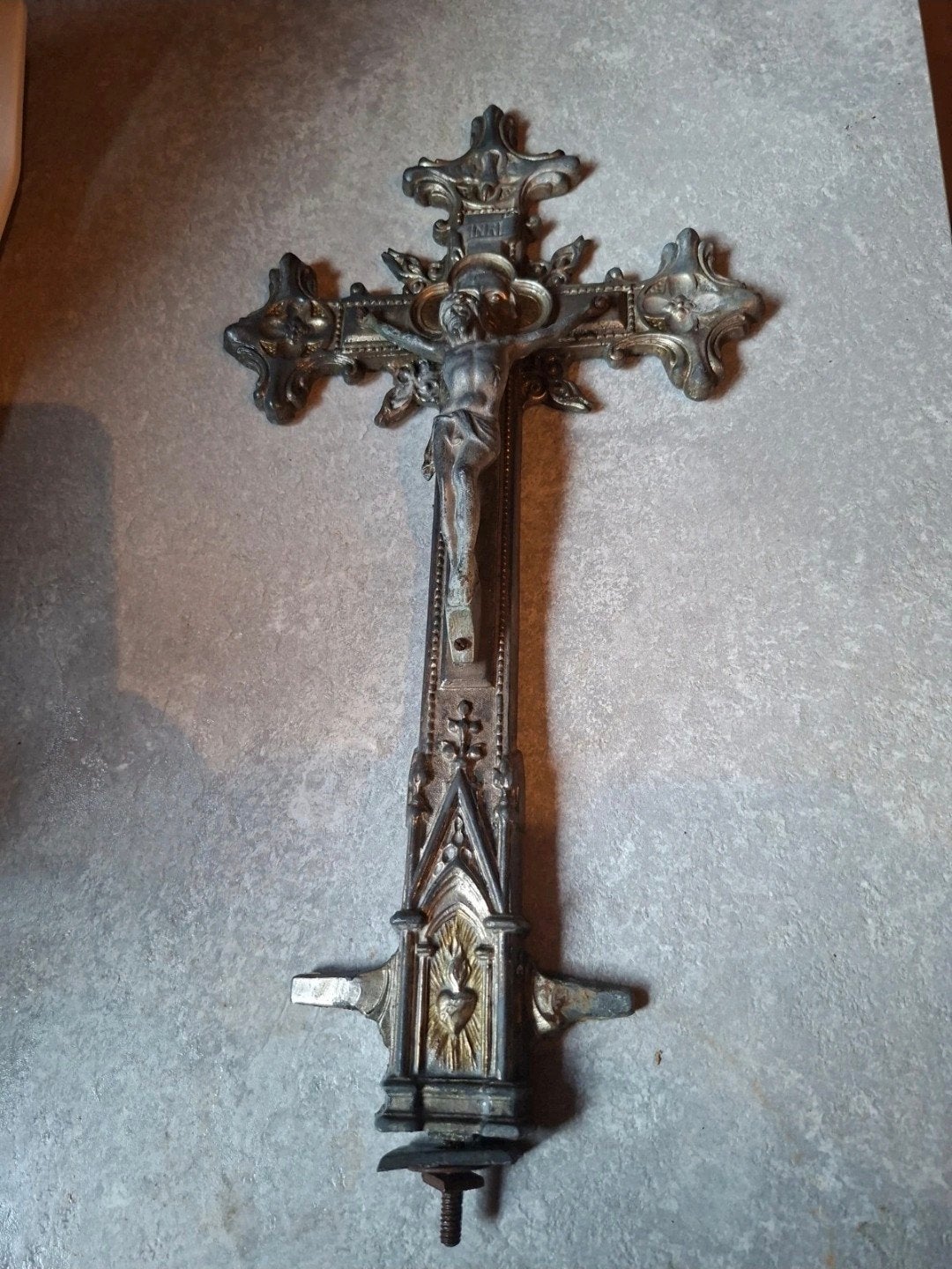 Ancien crucifix religieux en métal, Collections, Religion, Christianisme | Catholique