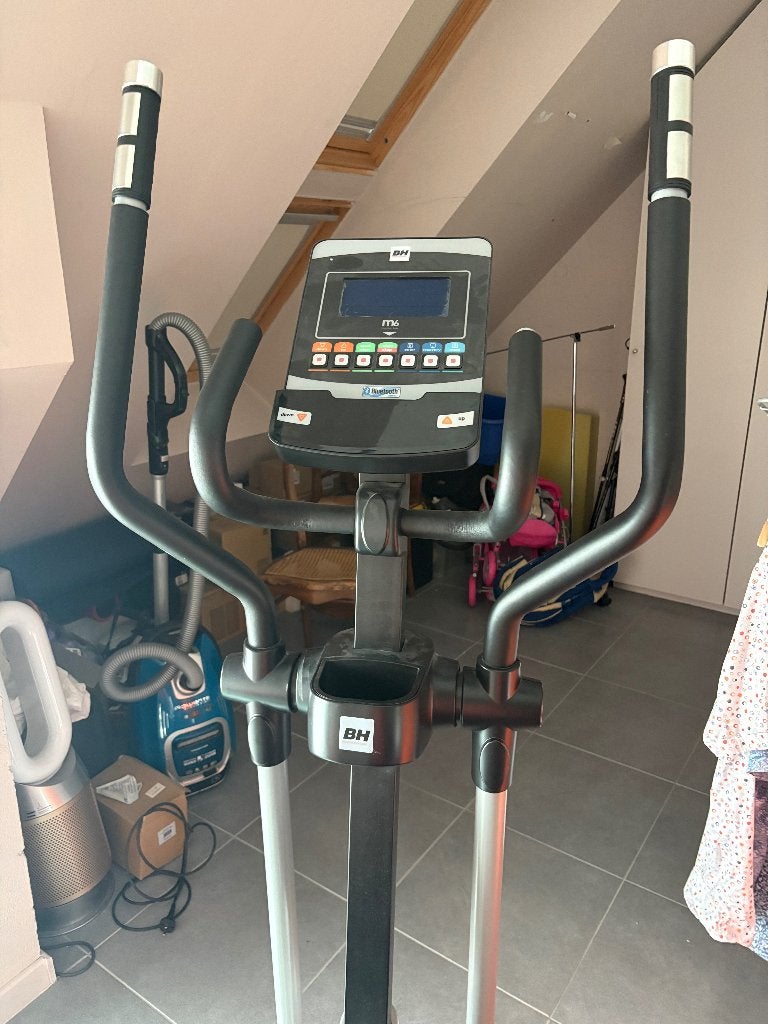 Vélo elliptique, Sports & Fitness, Enlèvement, Utilisé, Métal, Vélo elliptique
