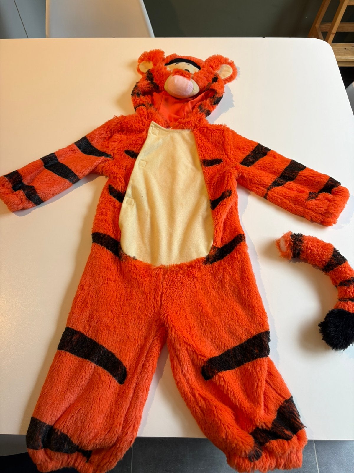 Tijgetje / Tigger verkleedpak onesie 18-24 maanden, Kinderen en Baby's, Carnavalskleding en Verkleedspullen, Ophalen, Zo goed als nieuw
