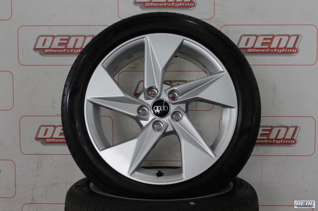 17" Audi A3 originele velgenset 8Y0601025A demo, nieuwstaat!, Gebruikt, -, -, Banden en Velgen