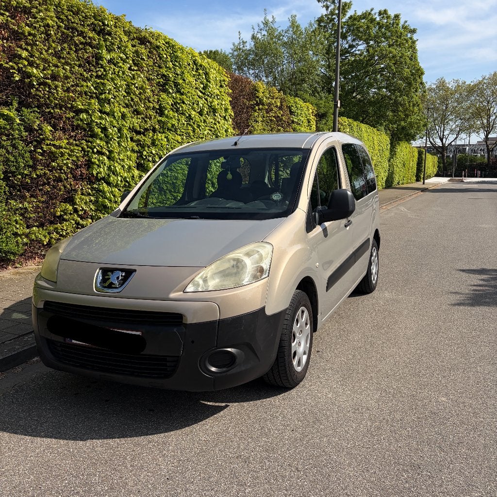 Rolstoelwagen / Peugeot Partner 1.6 HDi / Rolstoel Transport, Auto's, Peugeot, Voorwielaandrijving, Euro 5, Stof, 4 cilinders