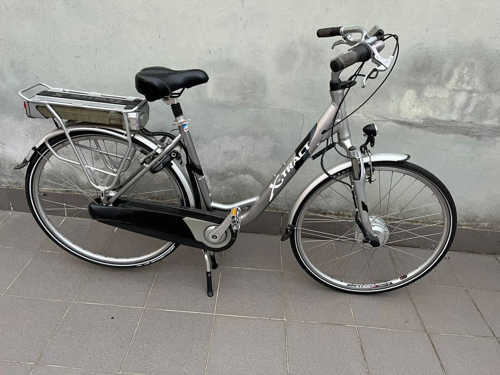 Elektrische Damesfiets, Fietsen en Brommers, Ophalen, Zo goed als nieuw