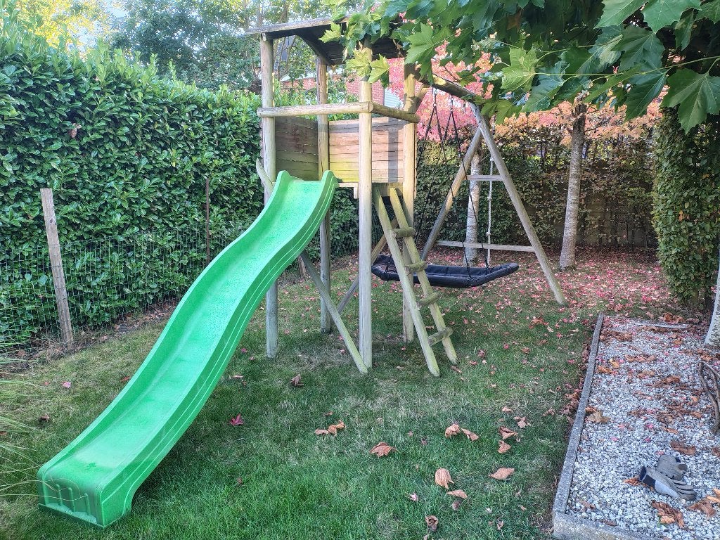 Kinderspeeltuin inclusief glijbaan en grote schommel, Enlèvement, Utilisé, Toboggan