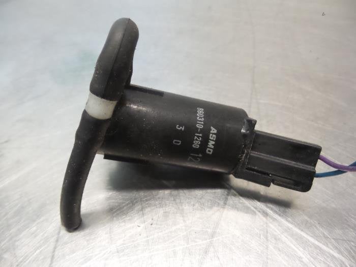 Ruitensproeierpomp achter van een Daihatsu Sirion (Sirion 98, Gebruikt, Daihatsu, -, -