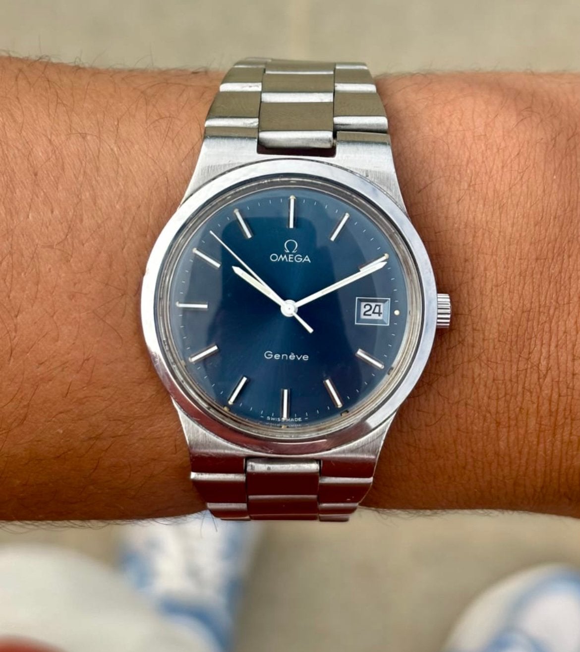 Omege Geneve date rare Blue dial, Enlèvement ou Envoi, Comme neuf