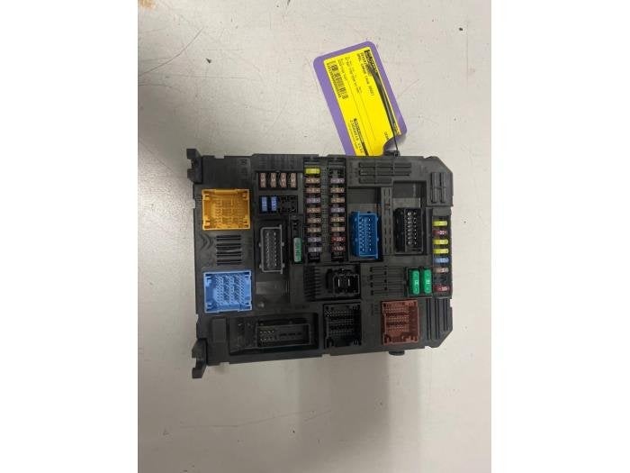 Zekeringkast van een Opel Corsa, Auto-onderdelen, Elektronica en Kabels, Opel, Gebruikt, 3 maanden garantie, Ophalen of Verzenden