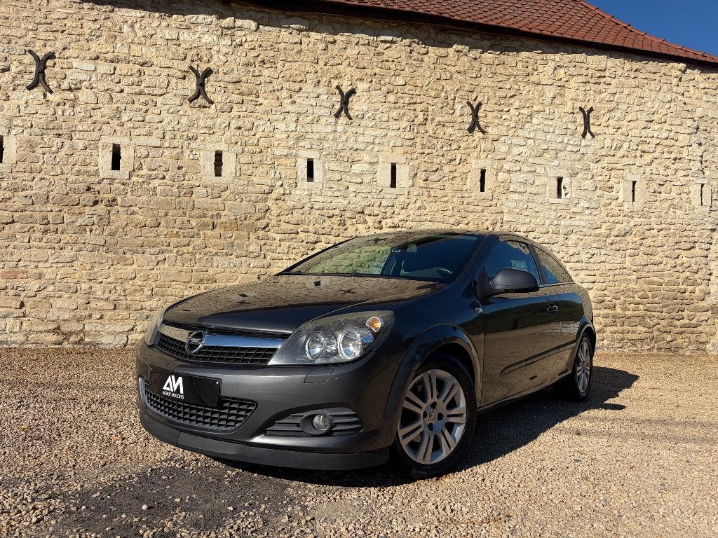 Opel Astra GTC, Argent ou Gris, Achat, Boîte manuelle, Noir