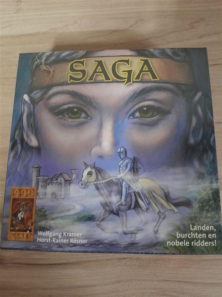Saga - 999 games - nieuw in seal - s4527, Envoi, Comme neuf