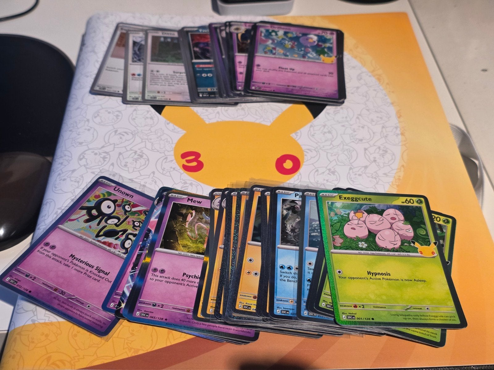 ️ Pokémon 30th Celebration – kaarten ruilen ️, Hobby en Vrije tijd, Ophalen, Zo goed als nieuw, Meerdere kaarten
