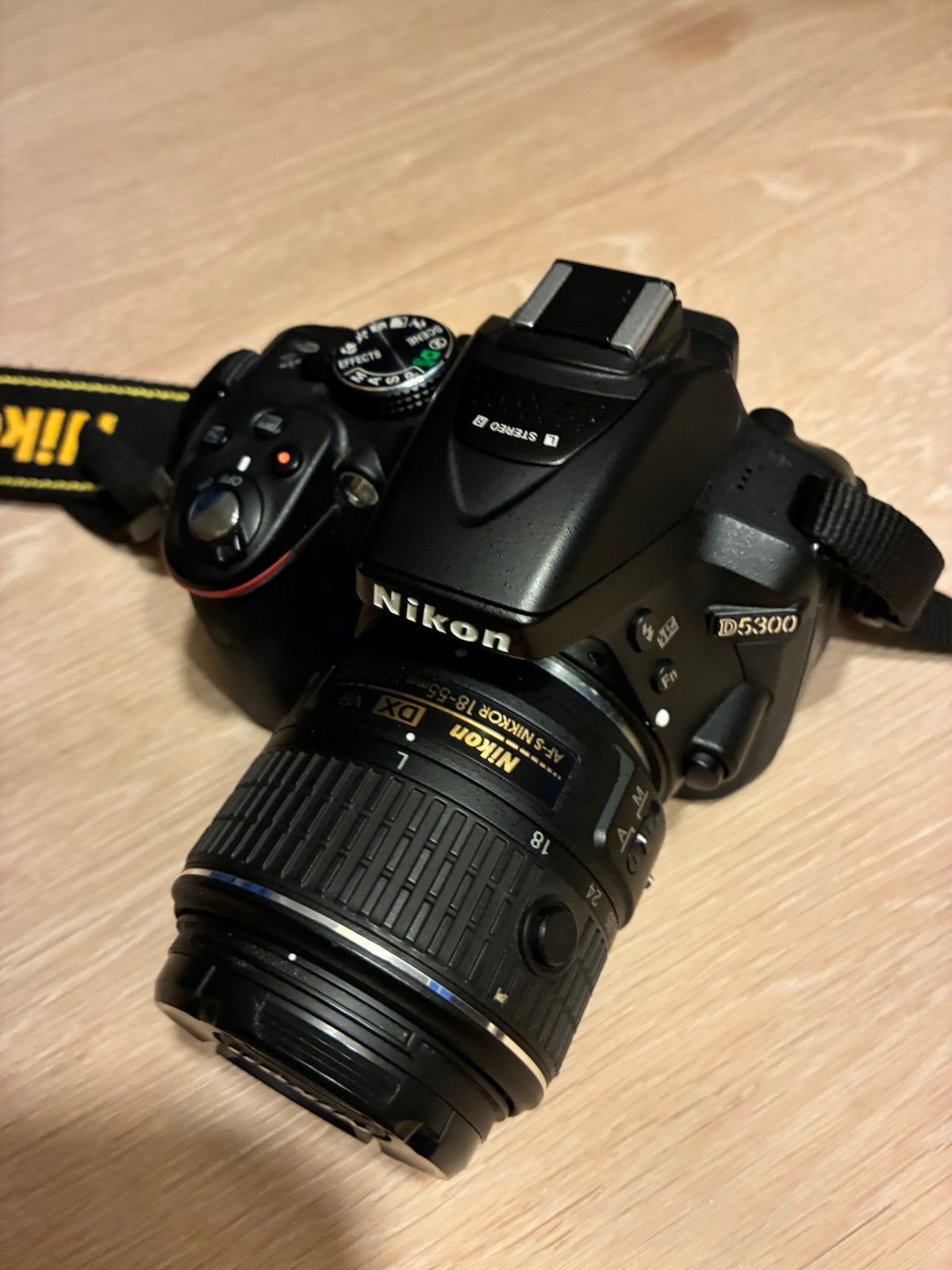 Nikon D5300 + Nikon 18-55mm VR II + GRATIS Samsonite tas, Ophalen of Verzenden, Zo goed als nieuw, Nikon