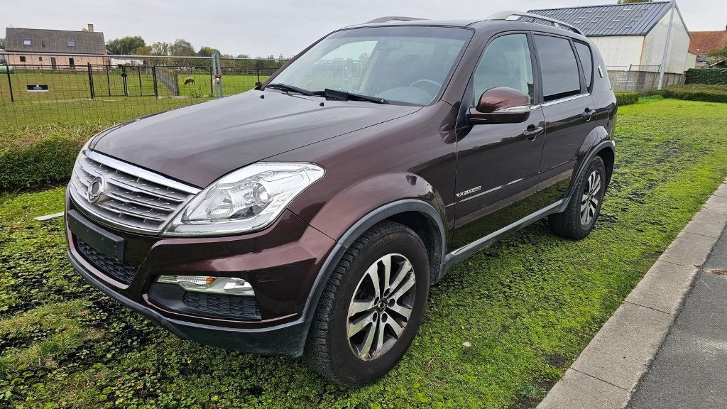 Ssangyong Rexton Rx200, 4 cilinders, Bruin, 7 zetels, Particulier