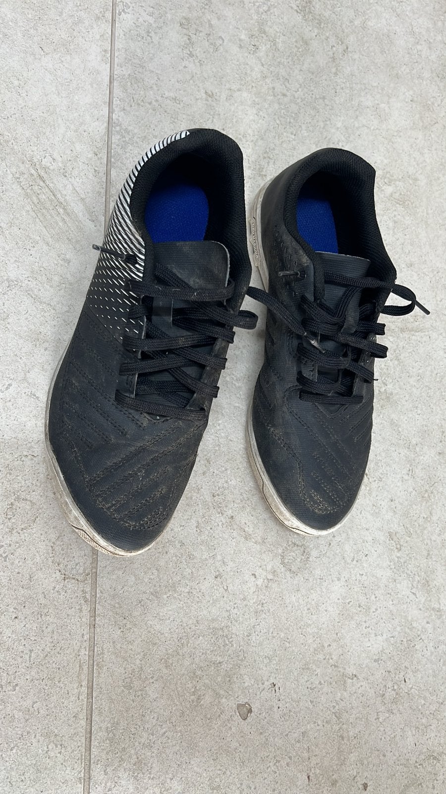 Voetbalschoenen jongens maat 40, Sport en Fitness, Voetbal, Ophalen, Zo goed als nieuw, Schoenen