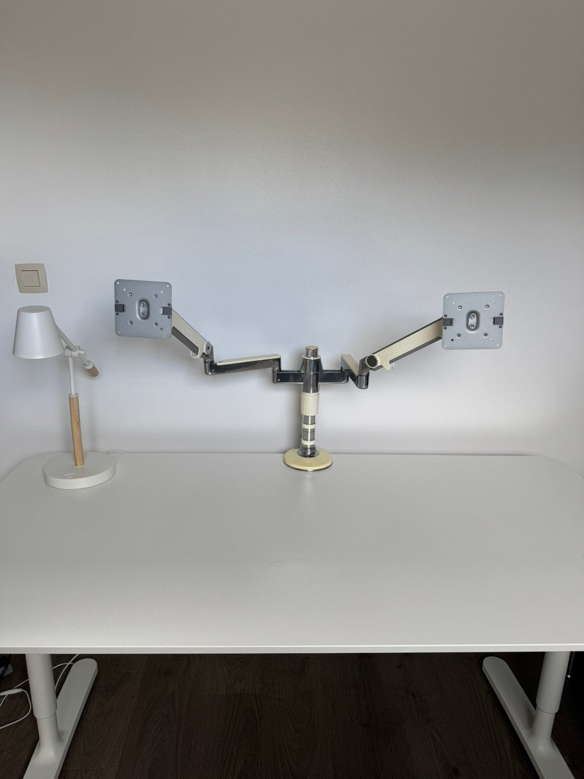 Humanscale M/Flex Monitor Arm, Ophalen, Gebruikt