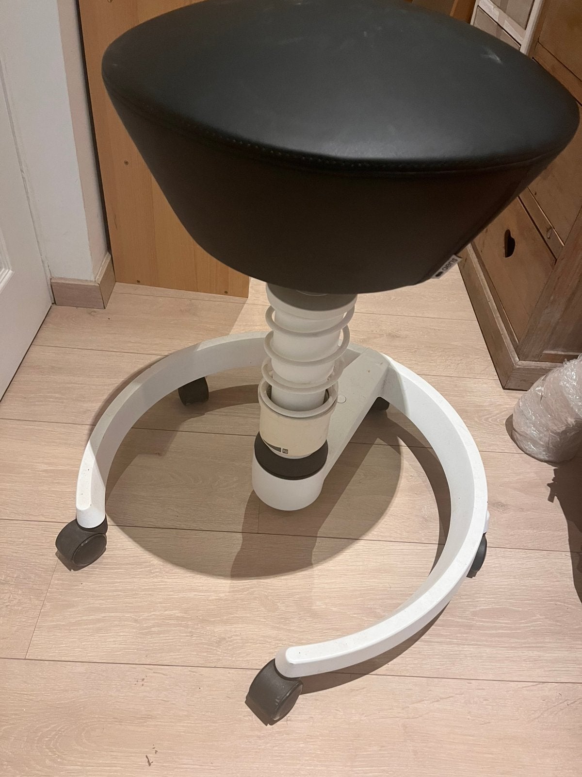 Cadre blanc Aeris Swopper, 250 EUR, Enlèvement, Comme neuf, Noir, Chaise de bureau