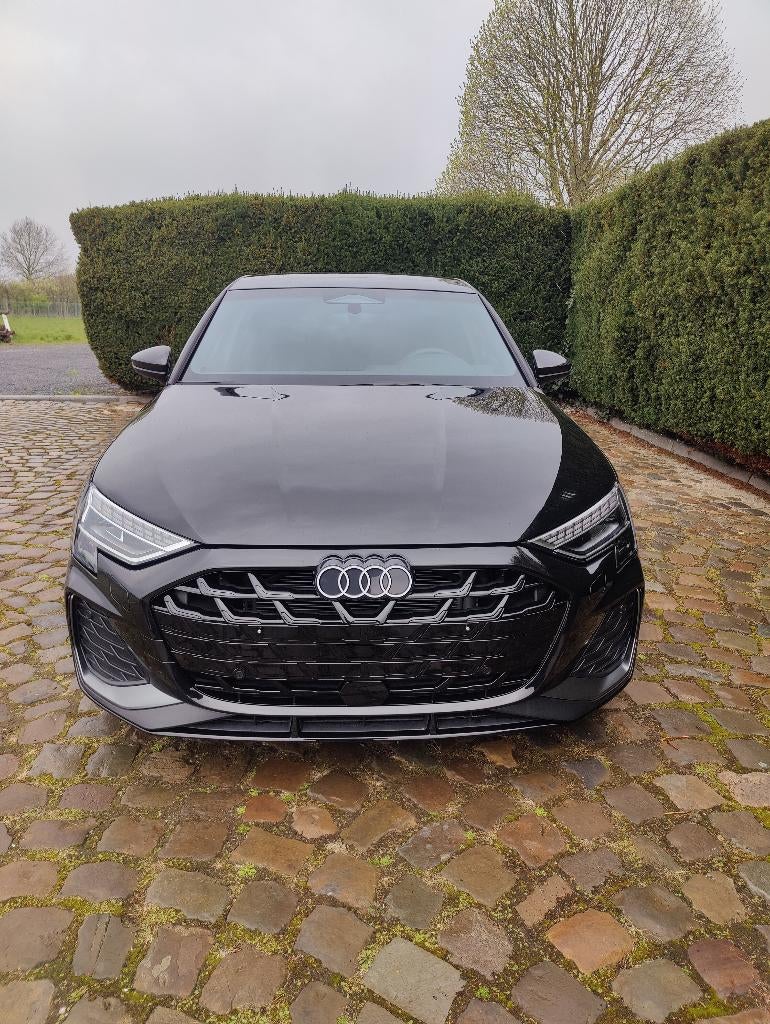 Audi A3 Sportback 35 TFSI MHEV S-line S tronic, Auto's, 4 cilinders, Leder en Stof, Zwart, Bedrijf