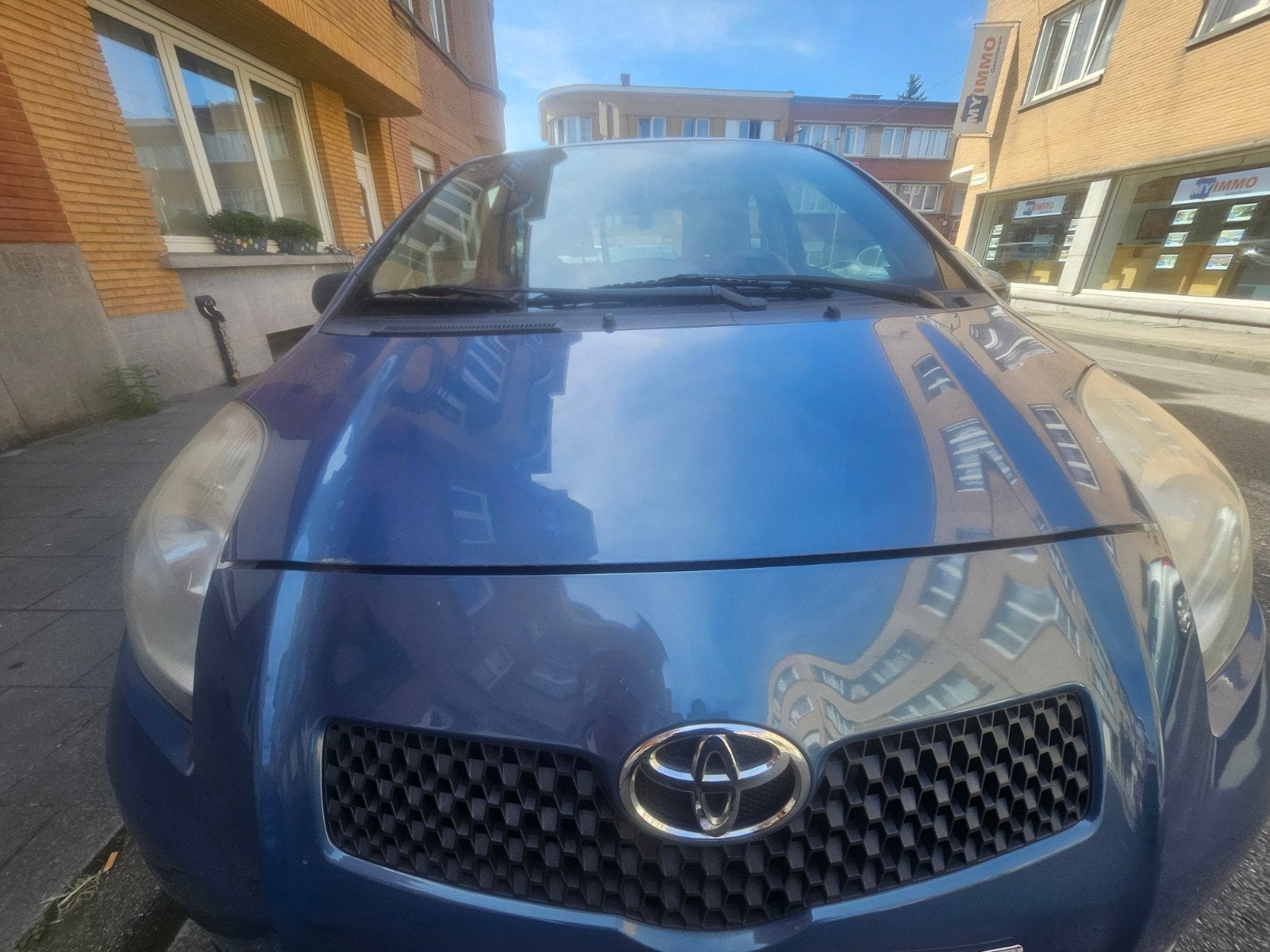 TOYOTA YARIS 1.3 ESSENCE EURO 4  A VENDRE., Achat, Éclairage LED, Boîte manuelle, Noir