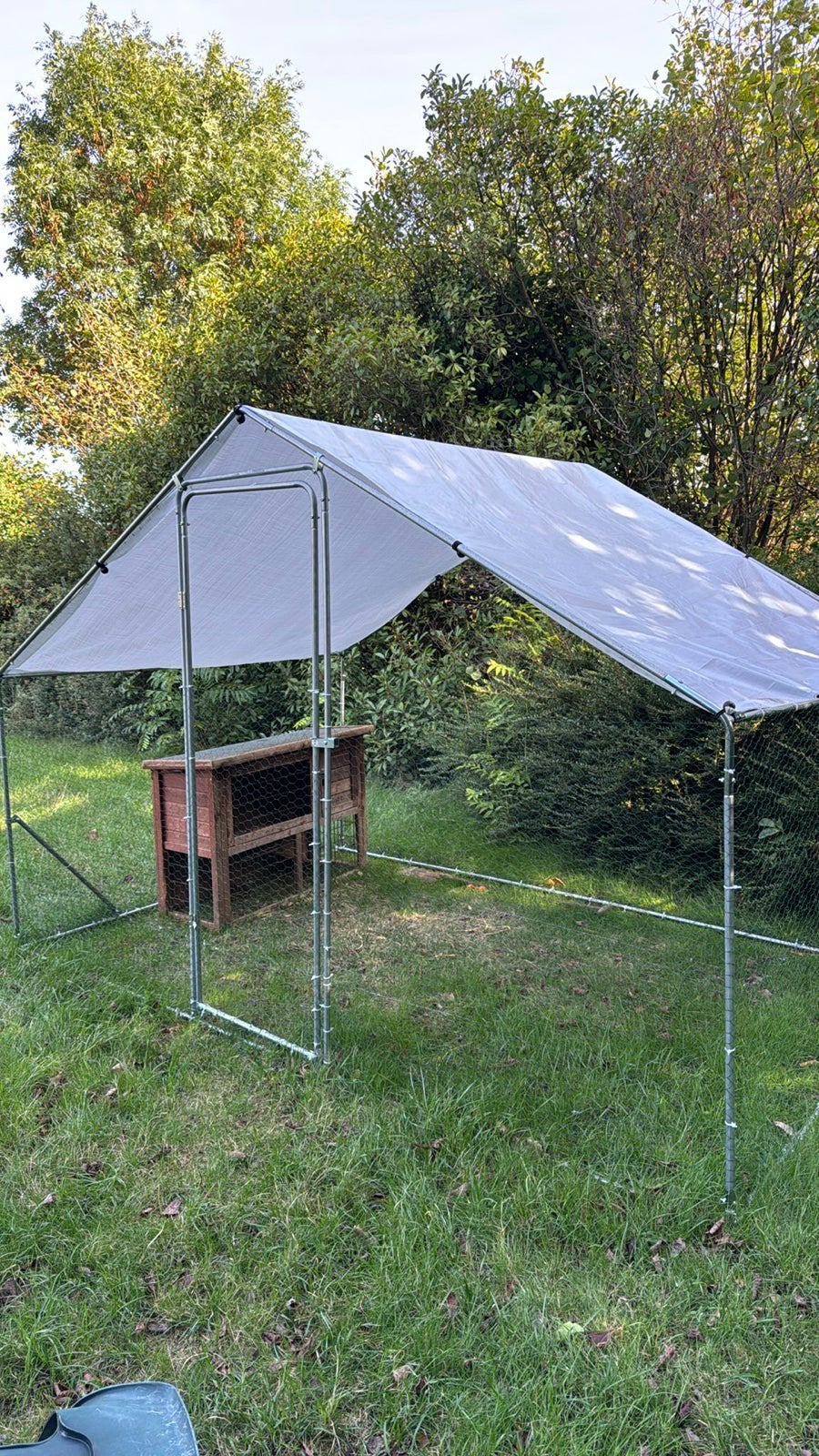 Konijnen ren + hok + gratis houtschilfer zak te koop, Tuin en Terras, Ophalen, Zo goed als nieuw