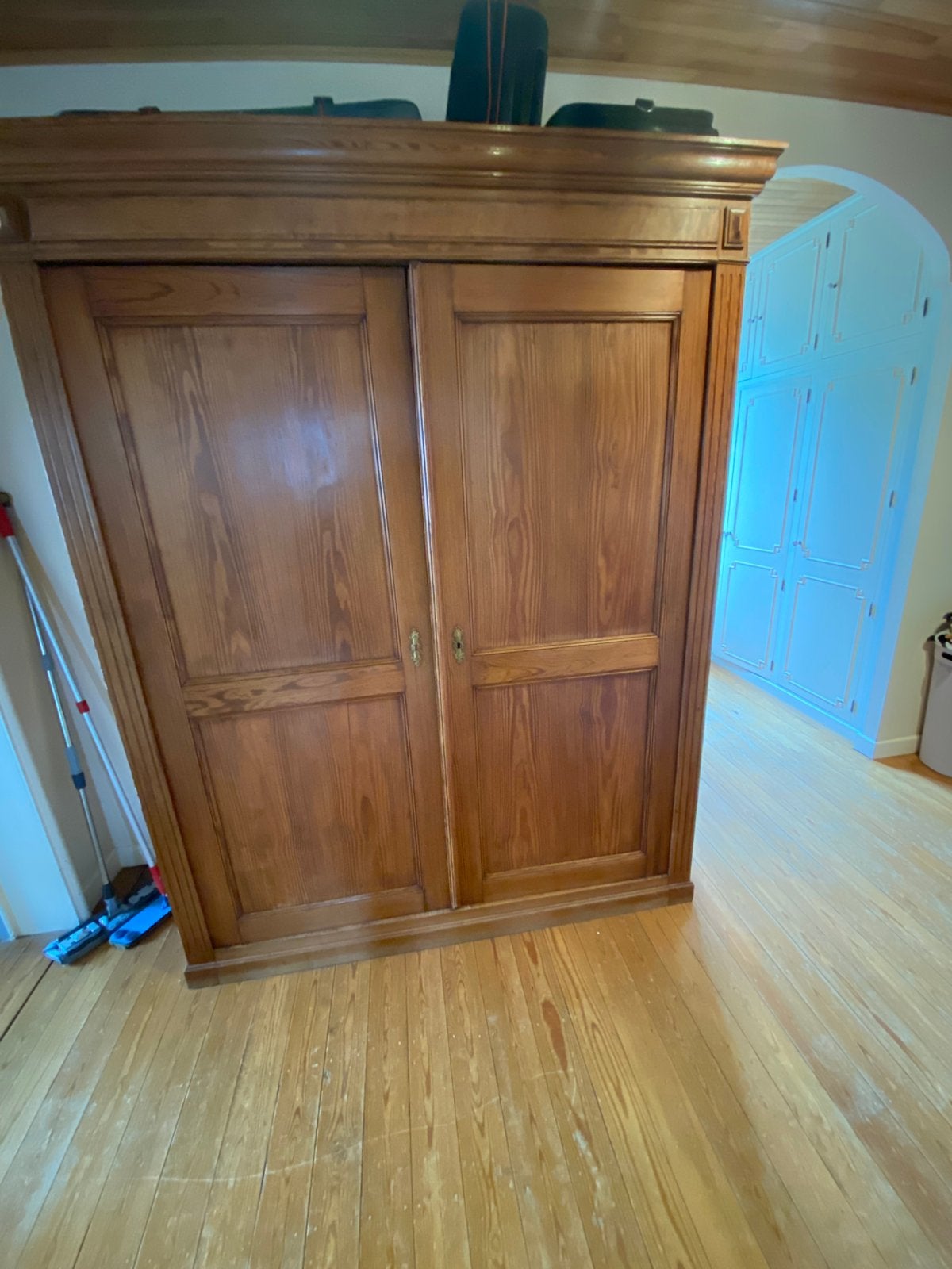 Armoire à linge spacieuse, Maison & Meubles, Avec porte(s), 150 à 200 cm, Utilisé, 50 à 75 cm