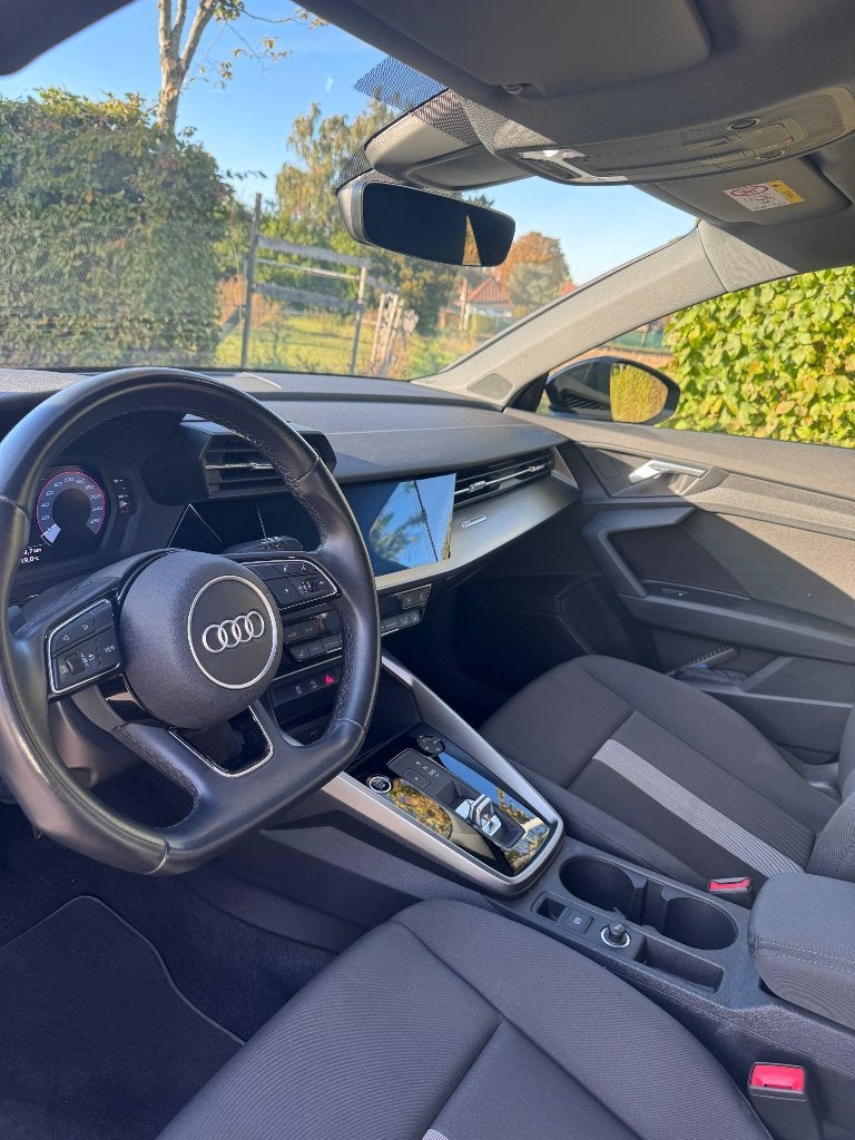 Audi A3 Sportback 2022, Auto's, Dealer onderhouden, Stof, Verwarmde buitenspiegels, Zwart