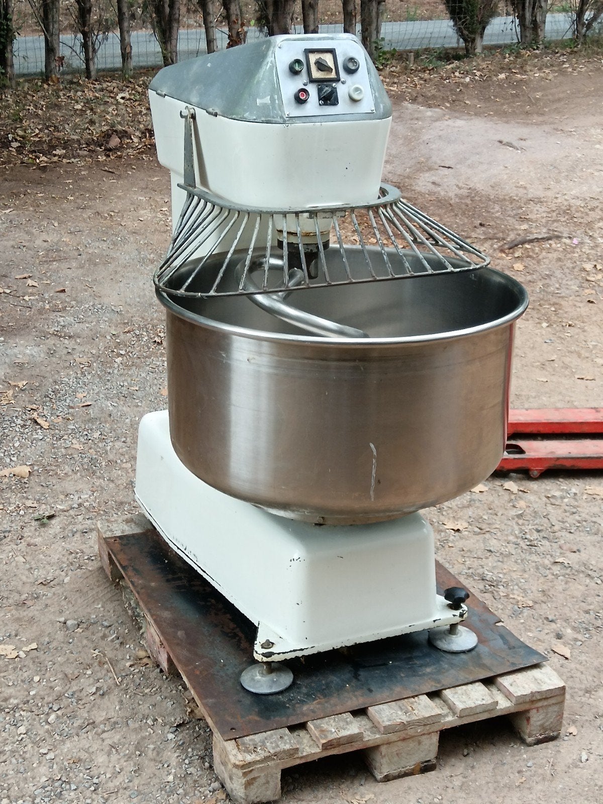 Pétrin spiral 75 kg de farine. Prix : 3000 TTC, Enlèvement ou Envoi, Boulangerie et Pâtisserie