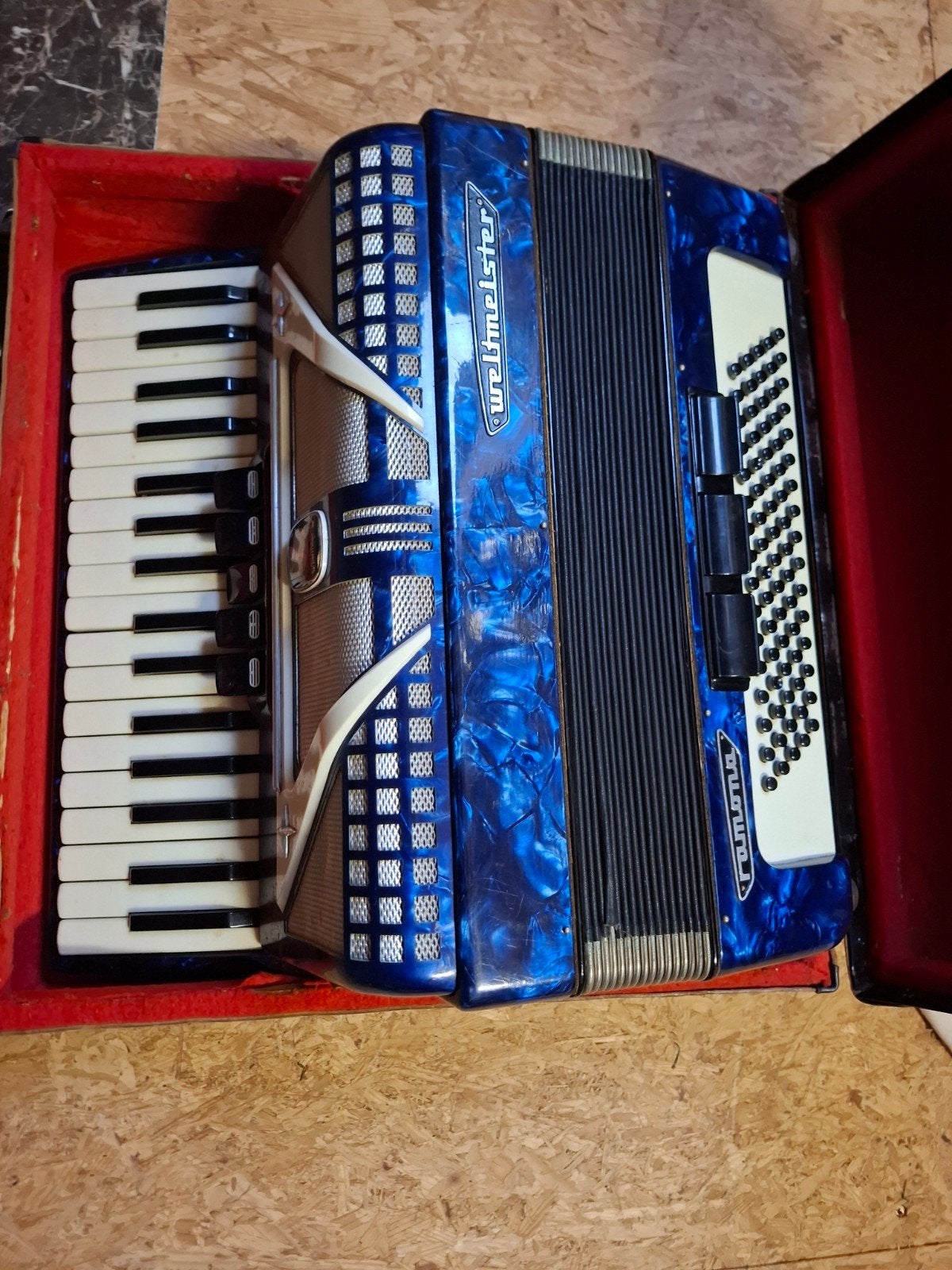 Weltmeister accordeon, Musique & Instruments, 80 basses, Avec valise, Enlèvement, Utilisé