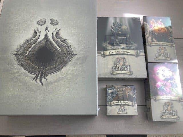 7th Citadel Kickstarter edition Gameplay bundle SEALED, Hobby en Vrije tijd, Een of twee spelers, Ophalen of Verzenden, Nieuw