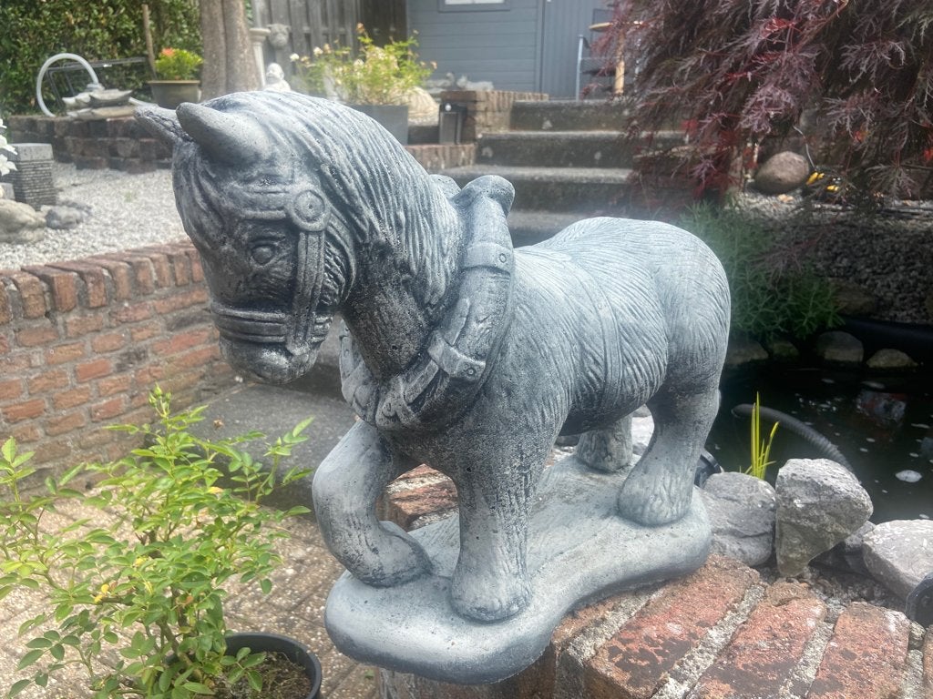 Paard , hoogte 40cm, Tuin en Terras, Ophalen, Nieuw, Beton, Dierenbeeld