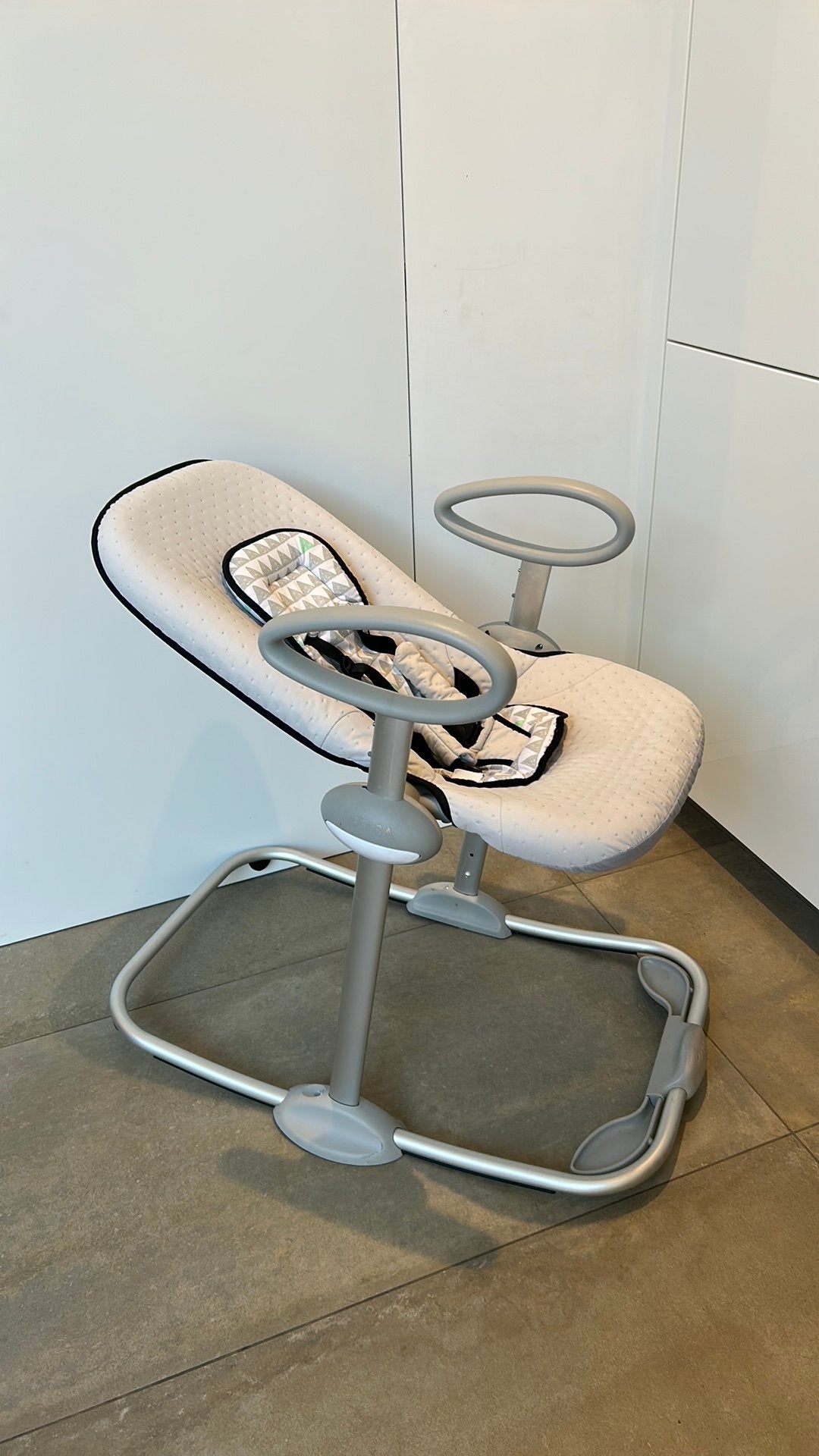 Beaba relax chaise haute up & down, Enfants & Bébés, Chaises pour enfants, Enlèvement, Utilisé