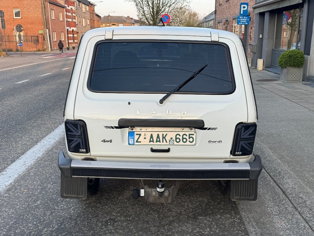 Lada Niva 1.7 4x4 / 77.000km / Carplay / Benzine / 2019, Auto's, Stof, Niva, Euro 6, Wit