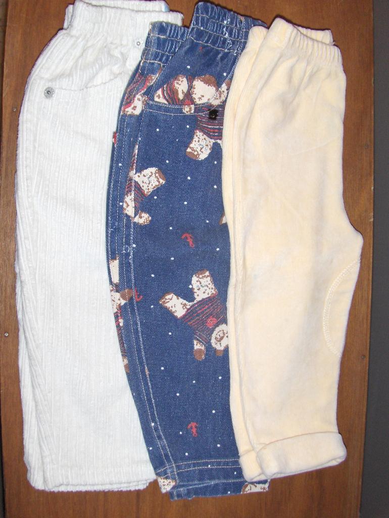 Pantalon taille 18 mois(lot de 3 pour 3 €) Trés peu servi., Kinderen en Baby's, Babykleding | Overige, Ophalen of Verzenden, Zo goed als nieuw