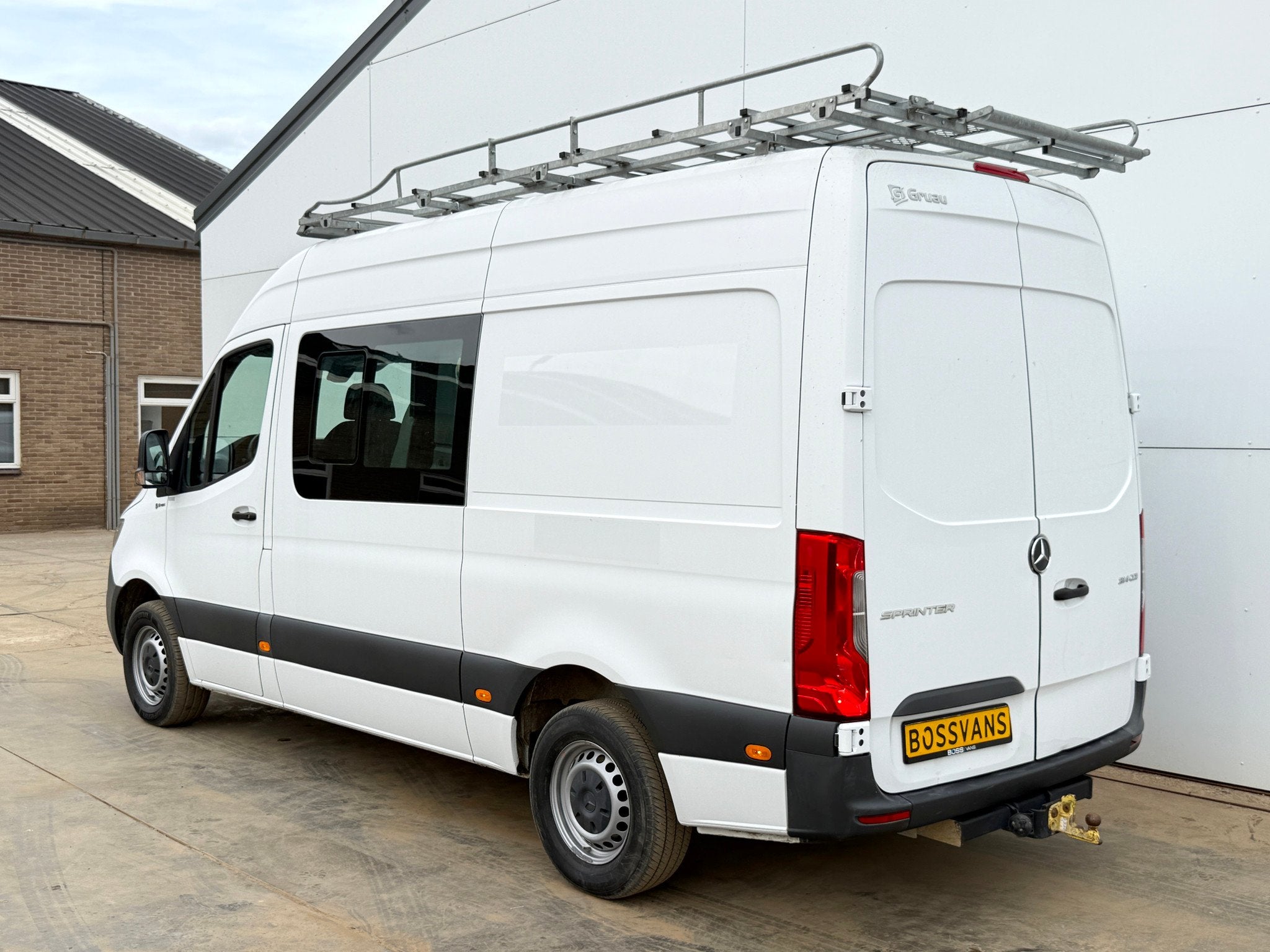 L2H2 Dubbele Cabine Climate Control Cruise Control Trekhaak, Achterwielaandrijving, Gebruikt, Euro 6, 4 cilinders