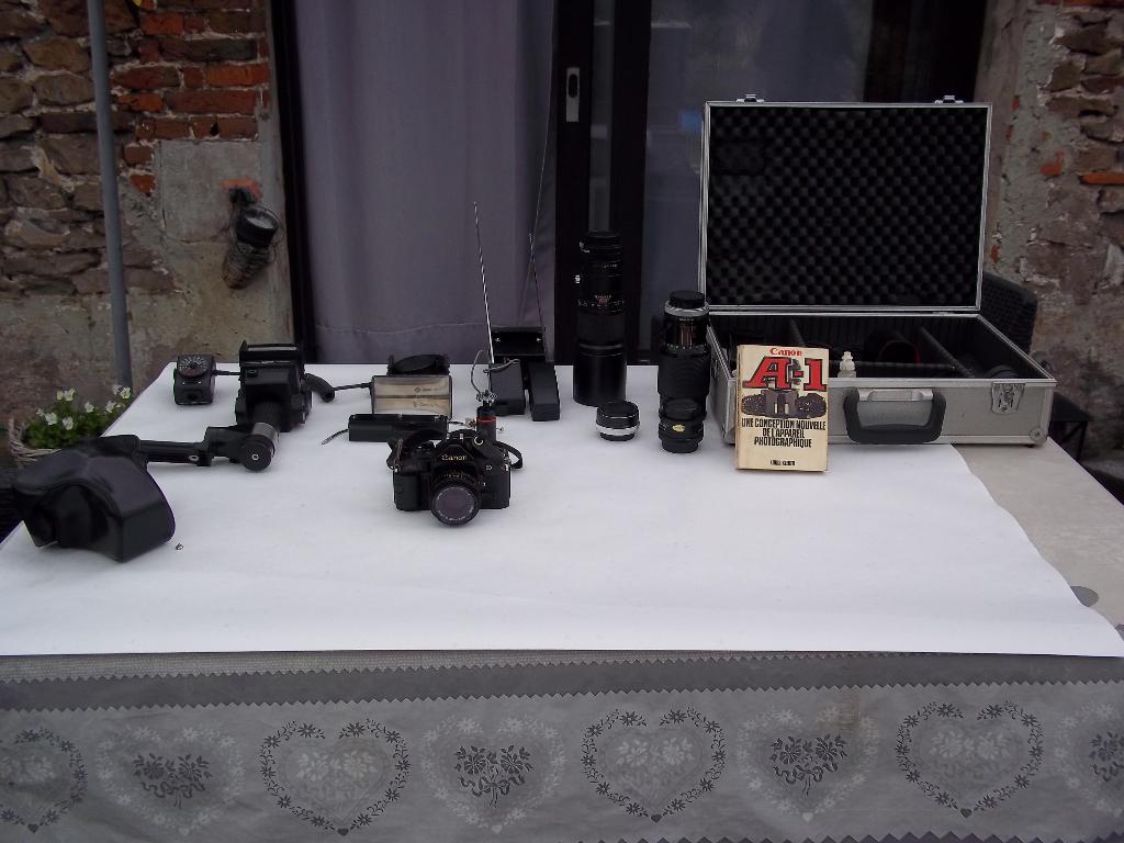 CANON A1 + talrijke accessoires, Ophalen, Gebruikt, Spiegelreflex, Canon