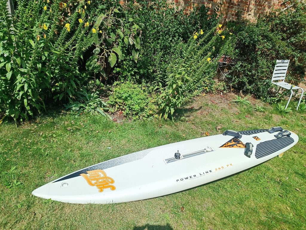 surfplank Hifly 285 PX in goede staat met mastvoet en vin, Watersport en Boten, 250 tot 300 cm, Gebruikt, Plank, Met mastvoet