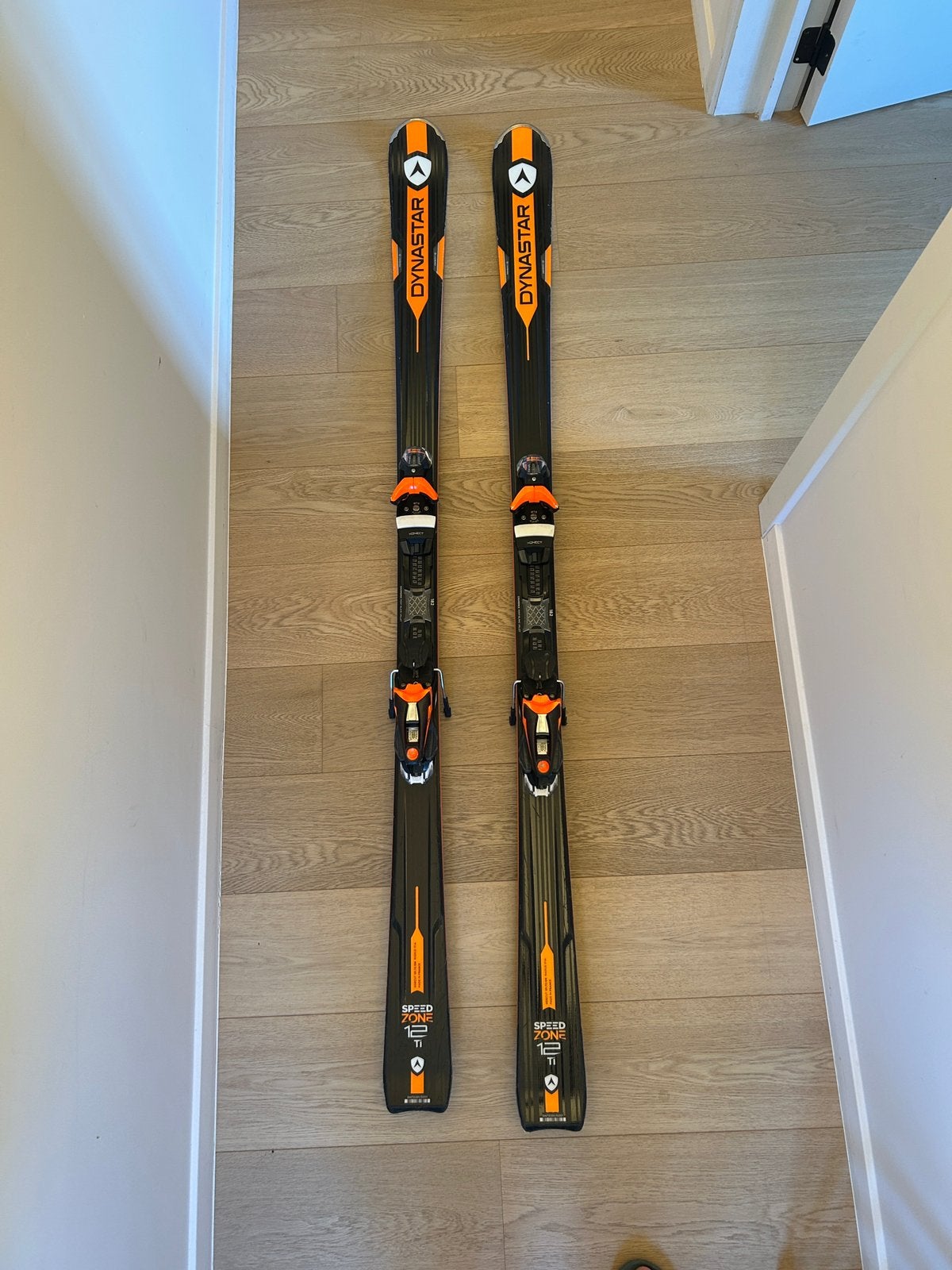 Dynastar Speed Zone 12 Ti ski’s + Look NX12 binding, Sports & Fitness, Ski & Ski de fond, Autres marques, Carving, Enlèvement ou Envoi