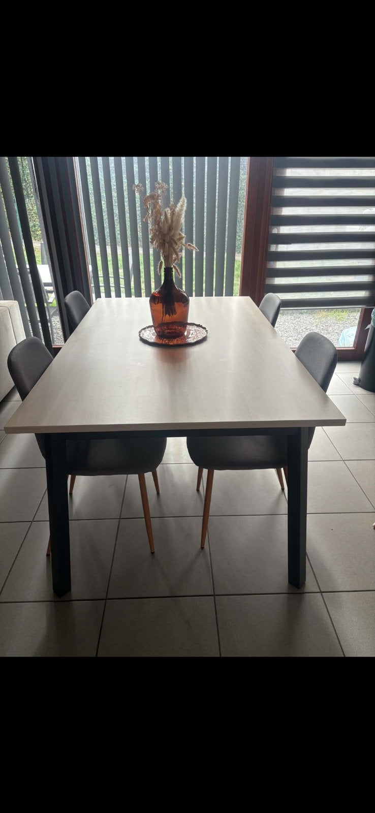 Table couleur bois chene avec pieds metaliques gris, Maison & Meubles, Enlèvement, Comme neuf