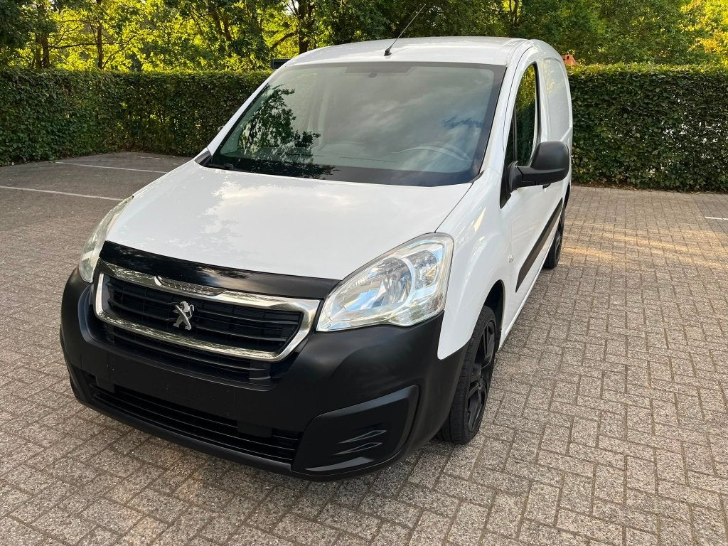 Peugeot Partner 1.6 HDI lichte vracht 209.000 km 2016, Voorwielaandrijving, Euro 5, Zwart, 4 cilinders
