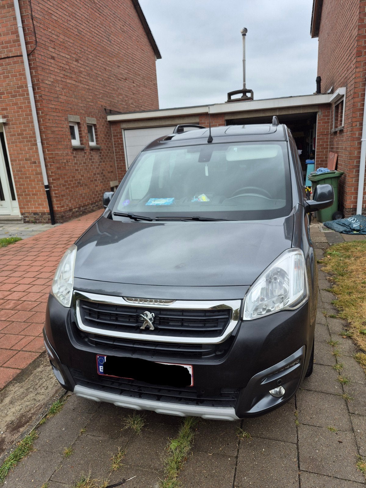 Peugeot Partner 1.2 tipi, Argent ou Gris, Achat, Euro 6, Boîte manuelle